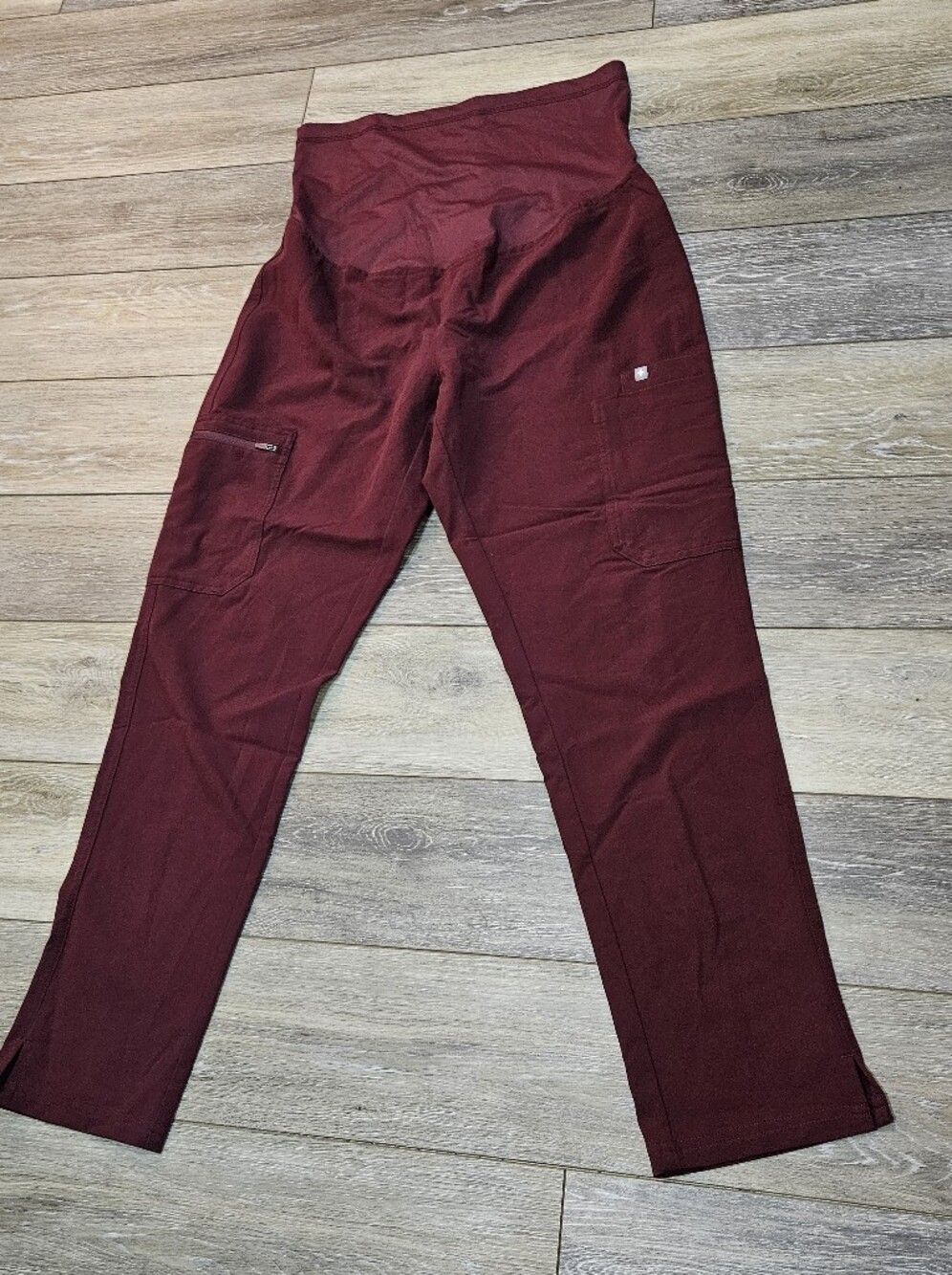 Figs Women's Burgundy Maternity Straight-Leg Scrub Pants Size Medium - Picture 2 of 7